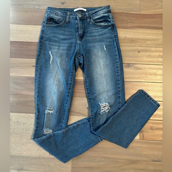 Kancan Skinny Distressed Jesns - Picture 1 of 2
